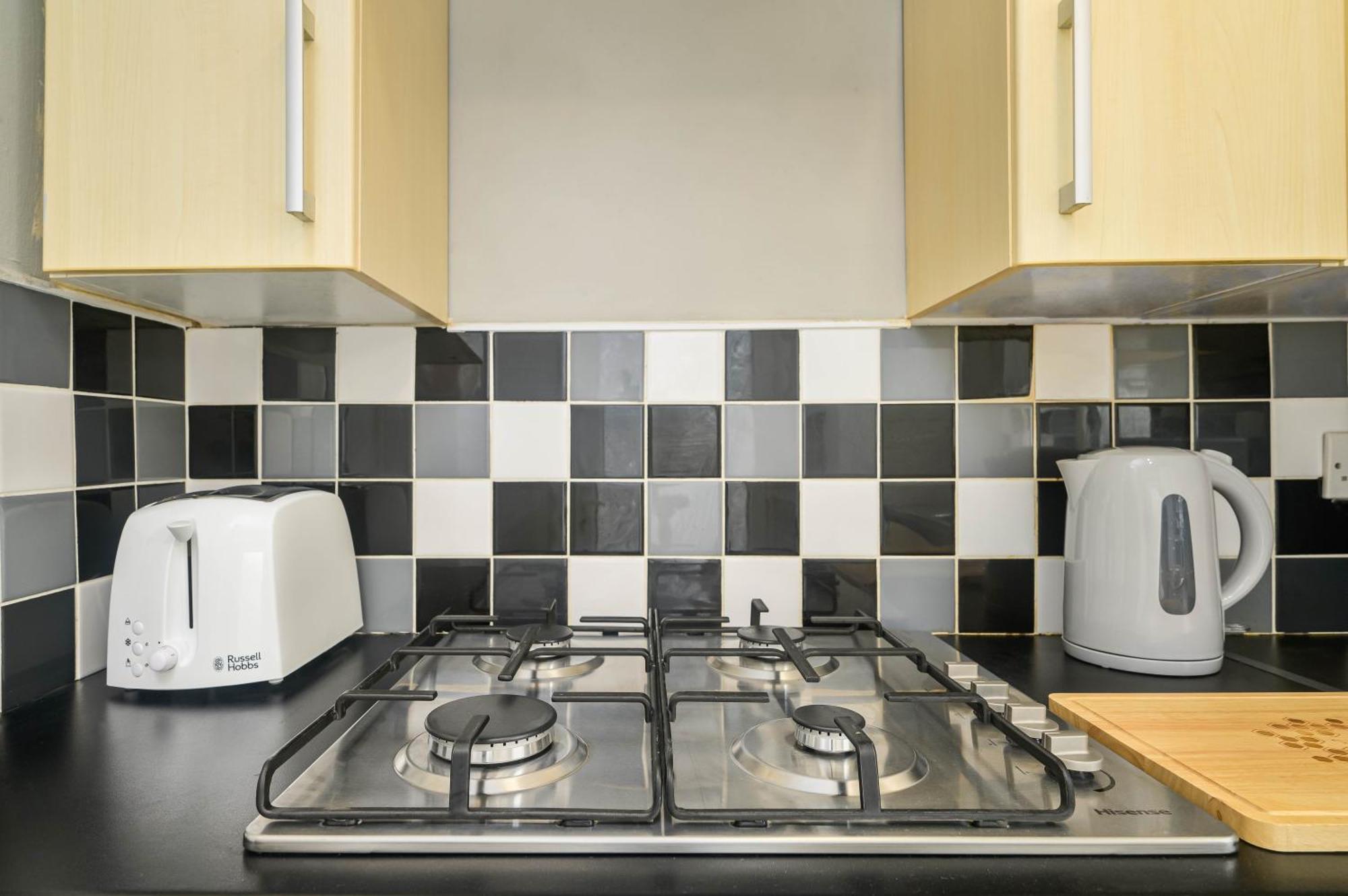 Willow House - 2-bedroom House In Merseyside! * Birkenhead