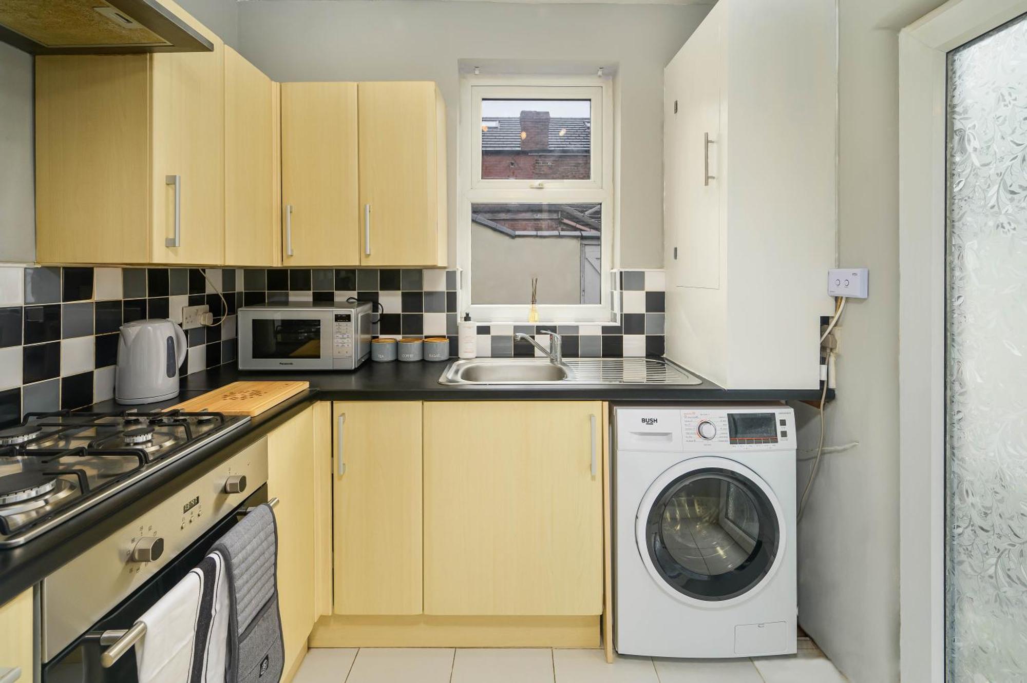 Willow House - 2-bedroom House In Merseyside!