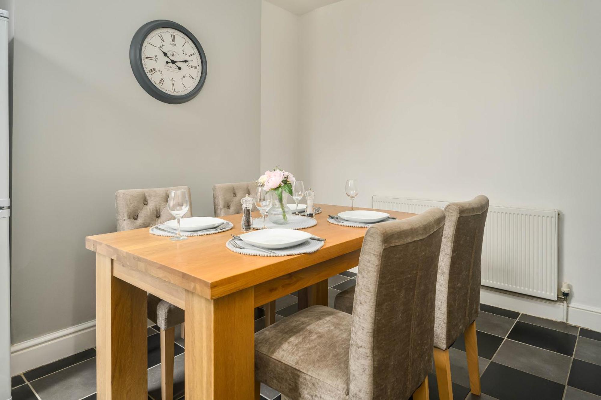 Holiday home Willow House - 2-bedroom House In Merseyside!